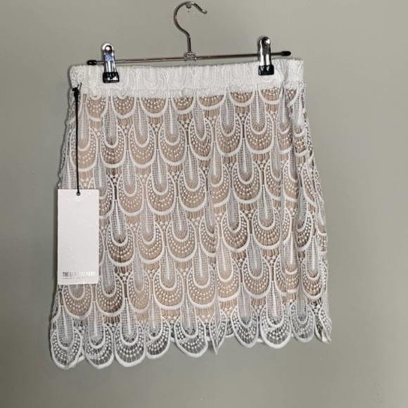 NWT Laundry Room l Ivory Crochet Shortie Skirt M - Picture 4 of 7